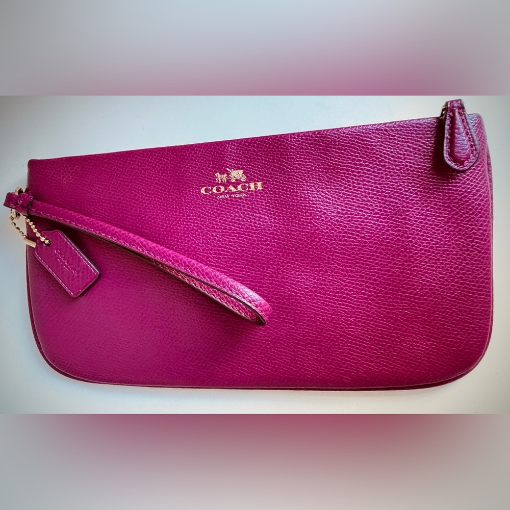 Coach Pink Pebbled Leather Wristlet Wallet Clutch Zip Pouch